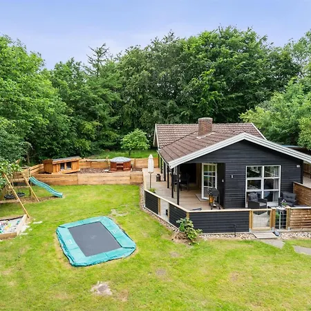 Helghi - 30km From The Sea By Interhome